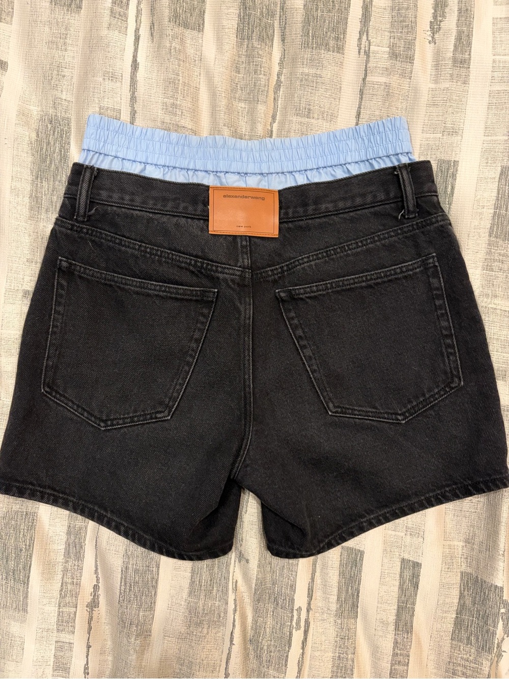 Alexander Wang Black High-Rise Denim Shorts with Contrast Waistband - Picture 6 of 10